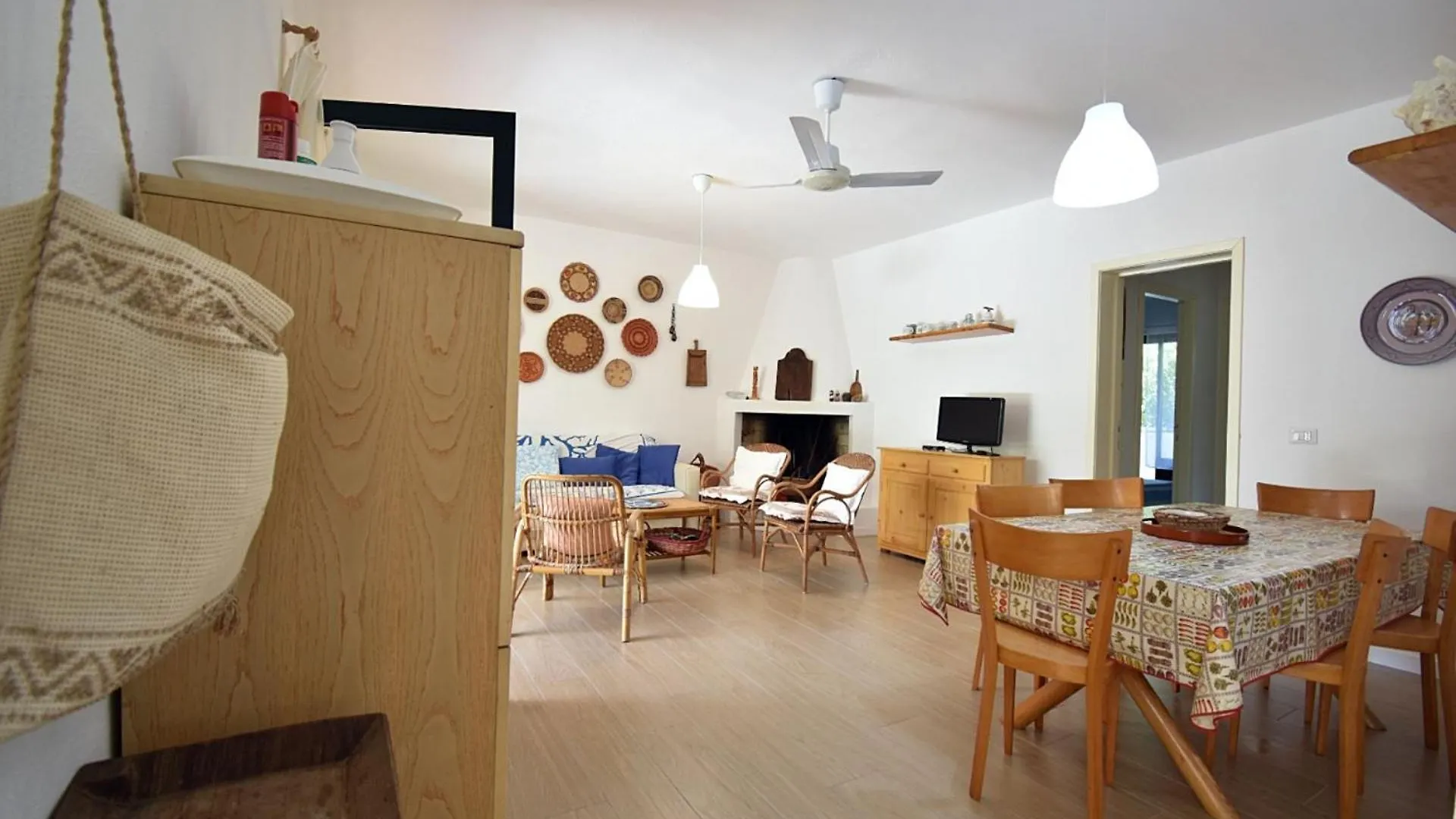 Casa Vacanze Il Bouganville Chia Italy